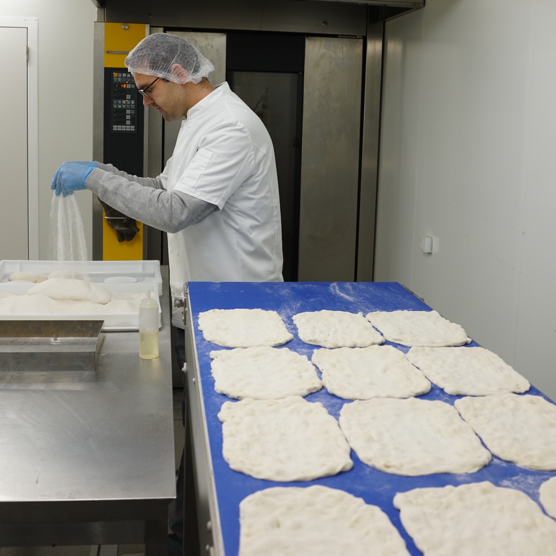 Pinsa Romana deeg kneden met 80% hydratatie